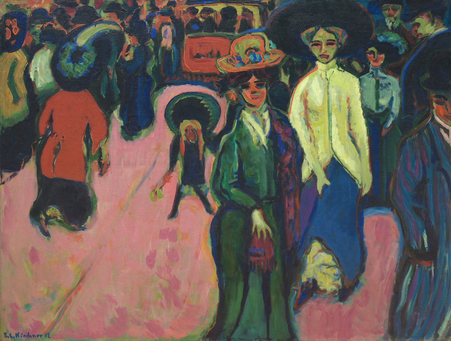 Pintura de una calle con paseantes de rostros como máscaras, mujeres con grandes sombreros y una niña, sobre una acera rosa intensa y con colores ácidos verdes y naranjas