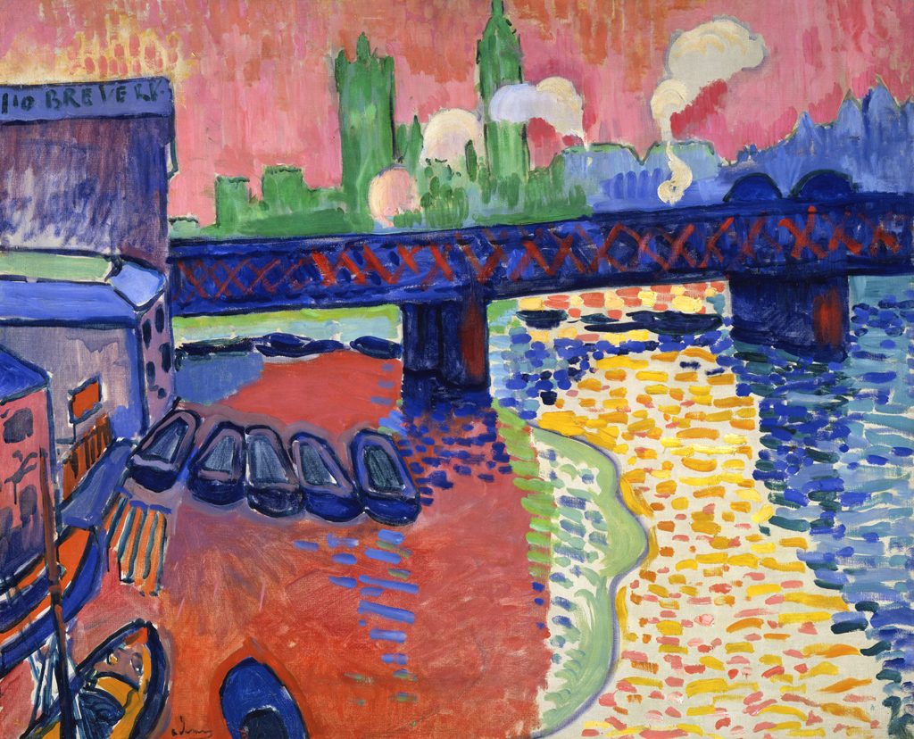 Pintura de un puente de hierro azul sobre un río de agua amarilla, rosa y naranja, con barcas azules en primer plano y edificios verdes bajo un cielo rosado