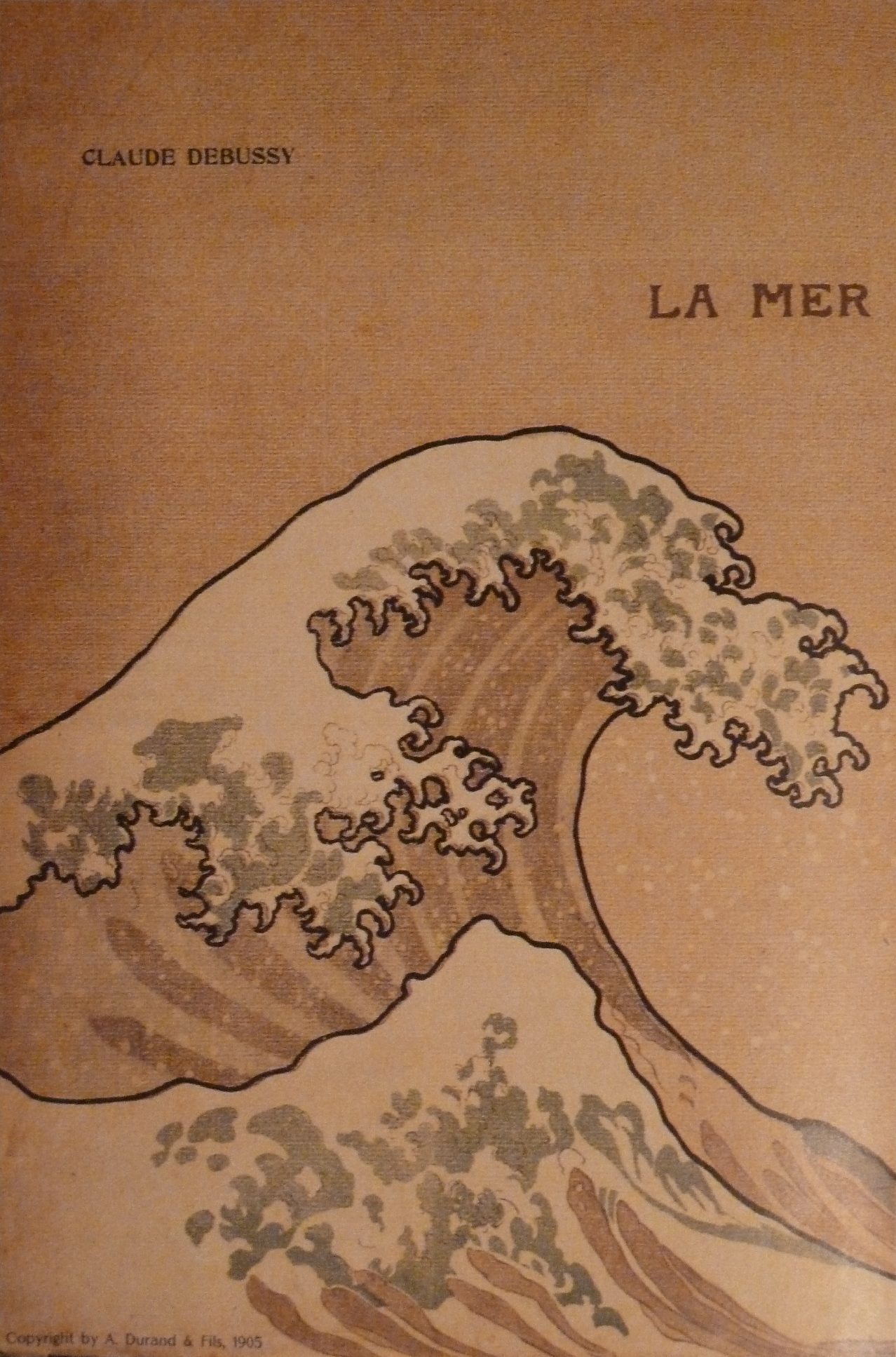 Portada de una partitura de 1905 con el título La Mer y un dibujo de la gran ola japonesa en la parte superior