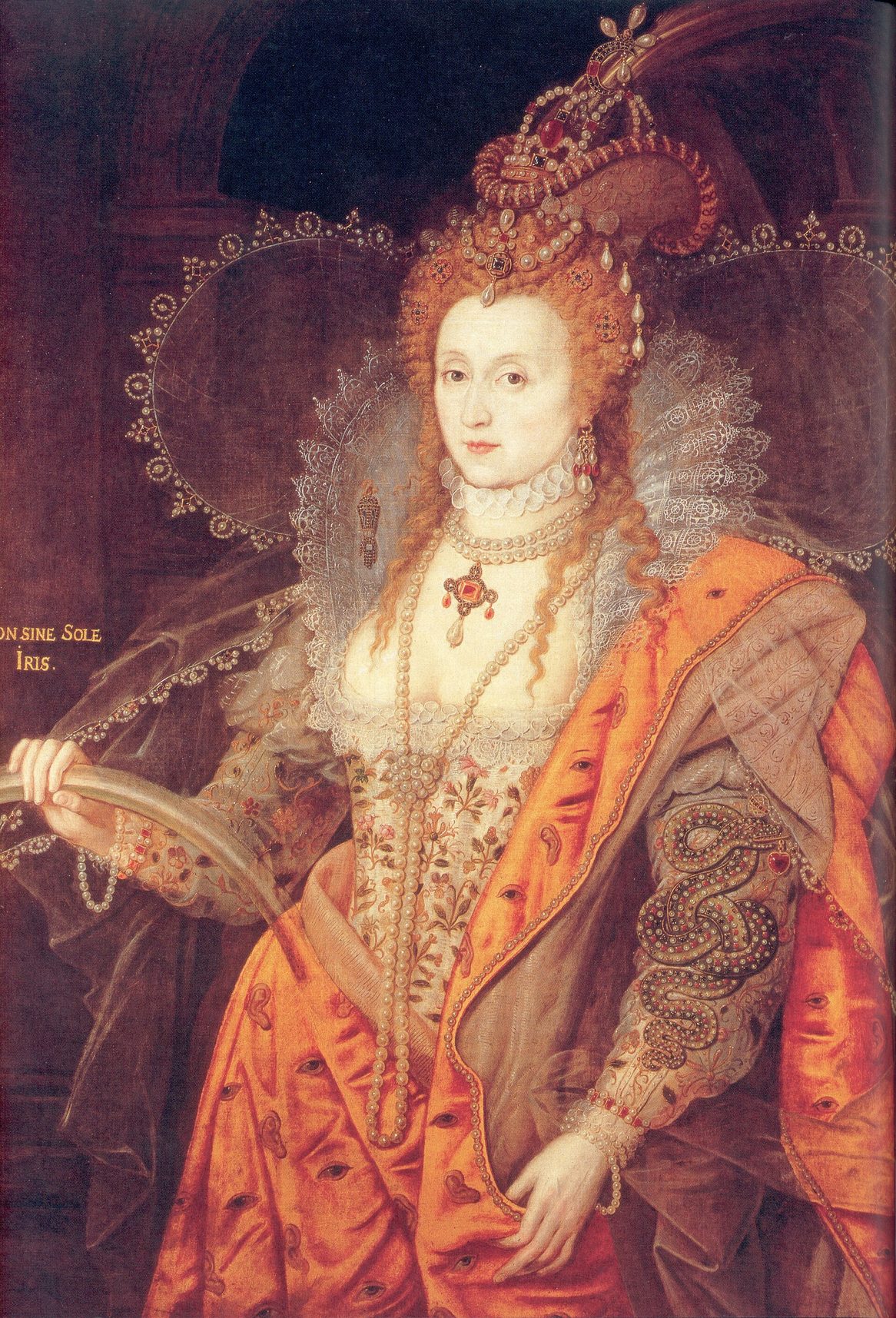Retrato del arcoíris de Isabel I: la reina con el rostro muy blanco, el pelo suelto rojizo, un manto bordado de ojos y oídos y un arcoíris en la mano