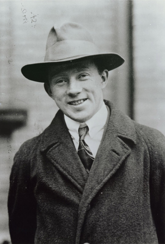 Retrato fotográfico de Werner Heisenberg de joven