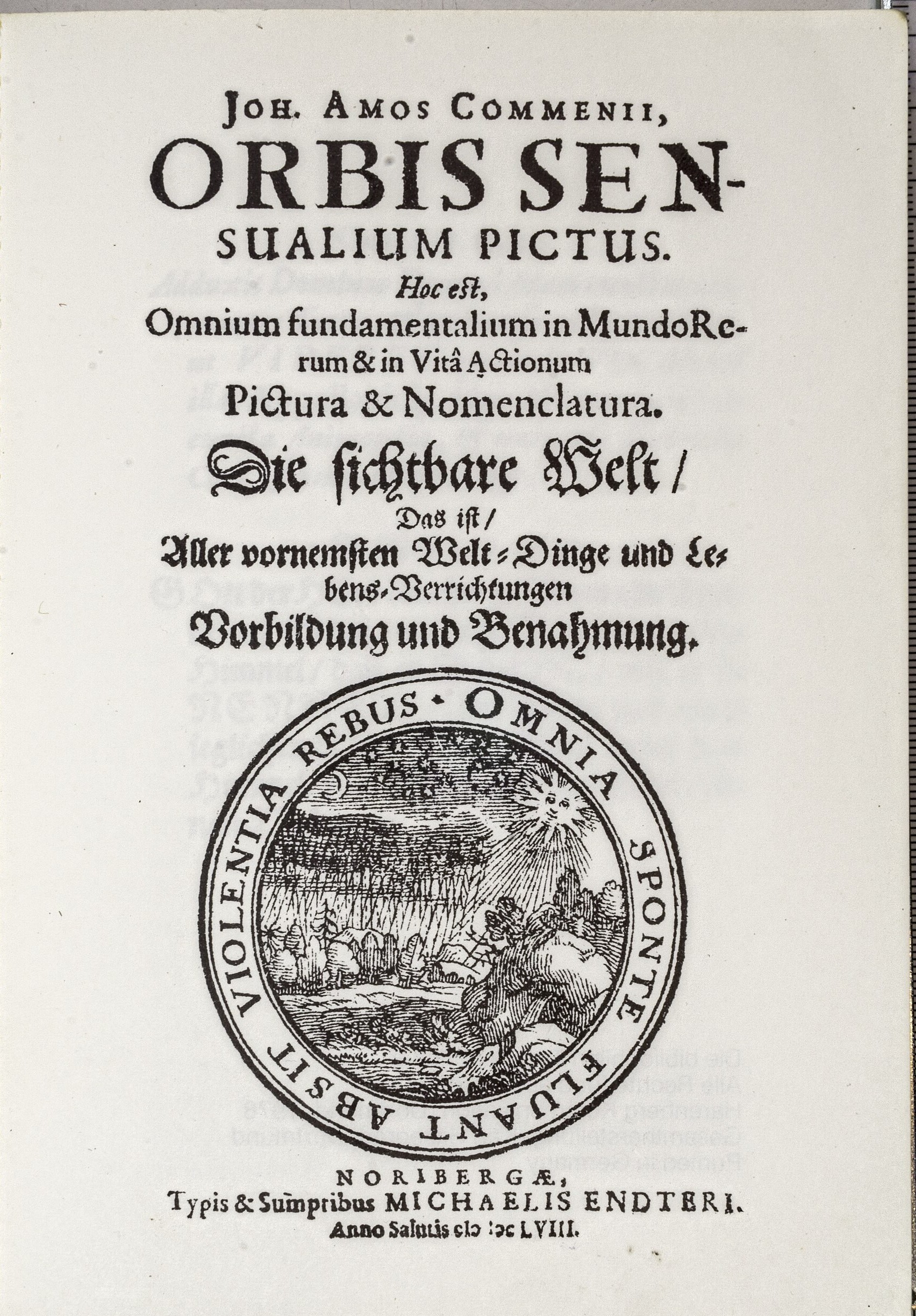 Portada tipográfica antigua con el título Orbis Sensualium Pictus en latín y Die sichtbare Welt en alemán, un grabado circular con un paisaje, un sol y una leyenda latina alrededor, y el pie de imprenta de Núremberg