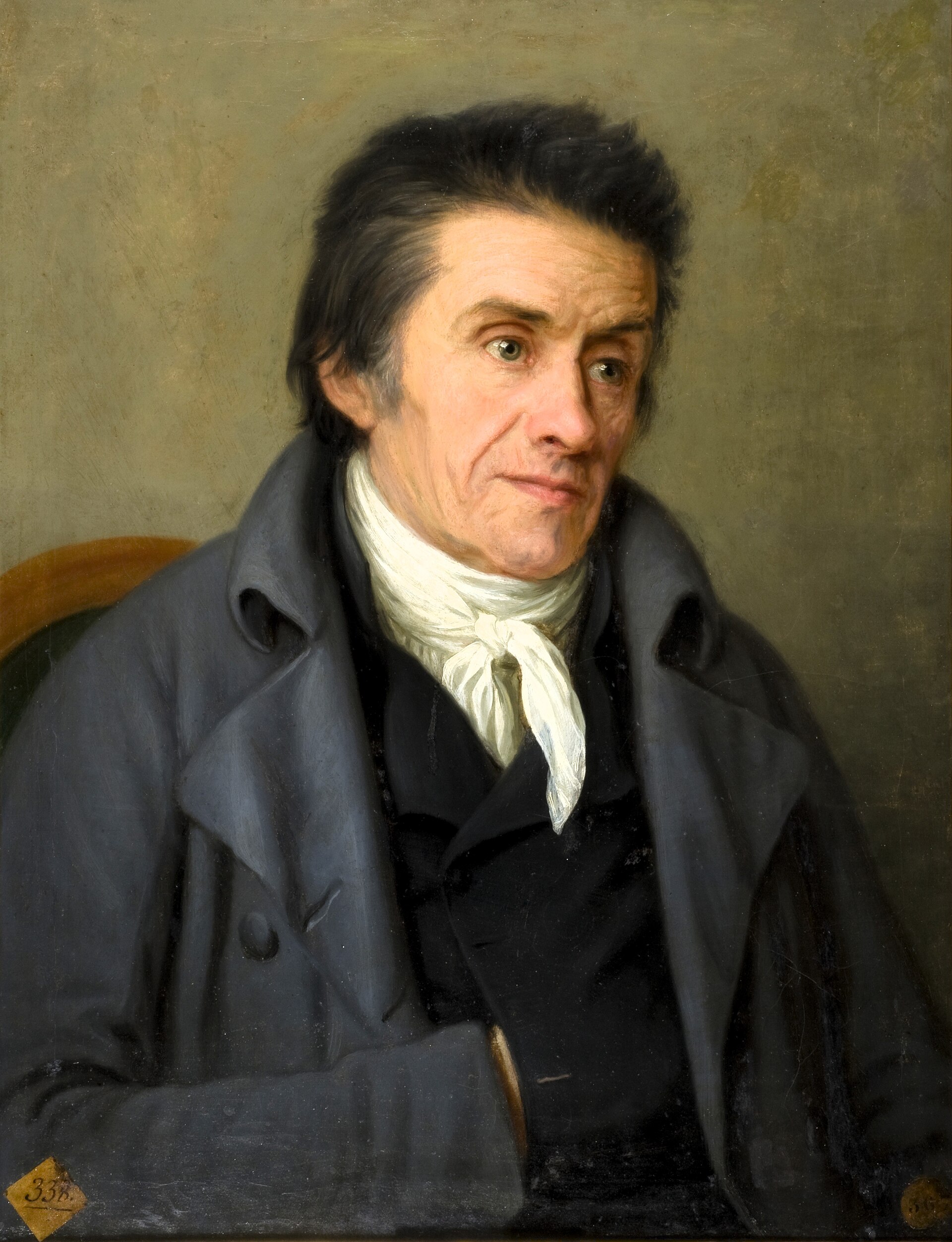 Retrato al óleo de un hombre de unos sesenta años con el pelo oscuro despeinado, rostro enjuto, levita azul y pañuelo blanco al cuello, sobre fondo neutro
