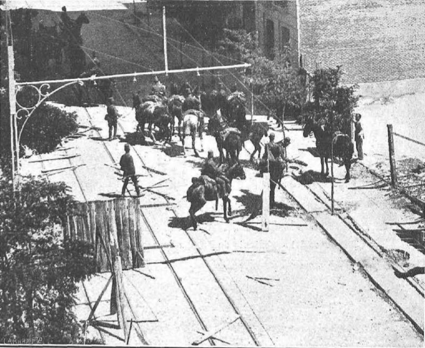 Vías del tranvía en la calle Hermosilla de Madrid en 1917