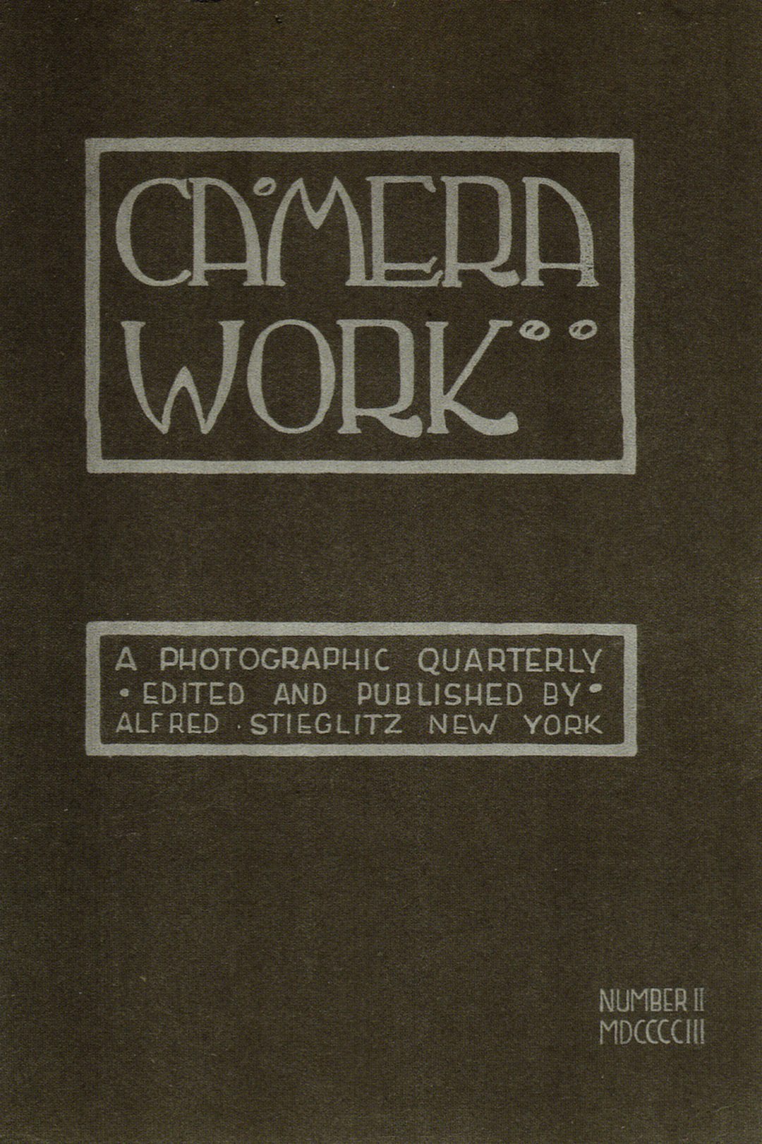 Portada de la revista Camera Work con tipografía art nouveau sobre fondo gris verdoso