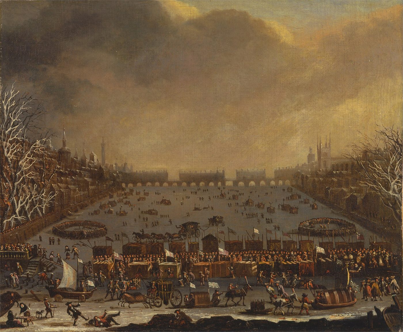 Pintura de un río helado lleno de gente, tiendas de campaña y carruajes, con un largo puente de muchos arcos y la silueta de una ciudad al fondo