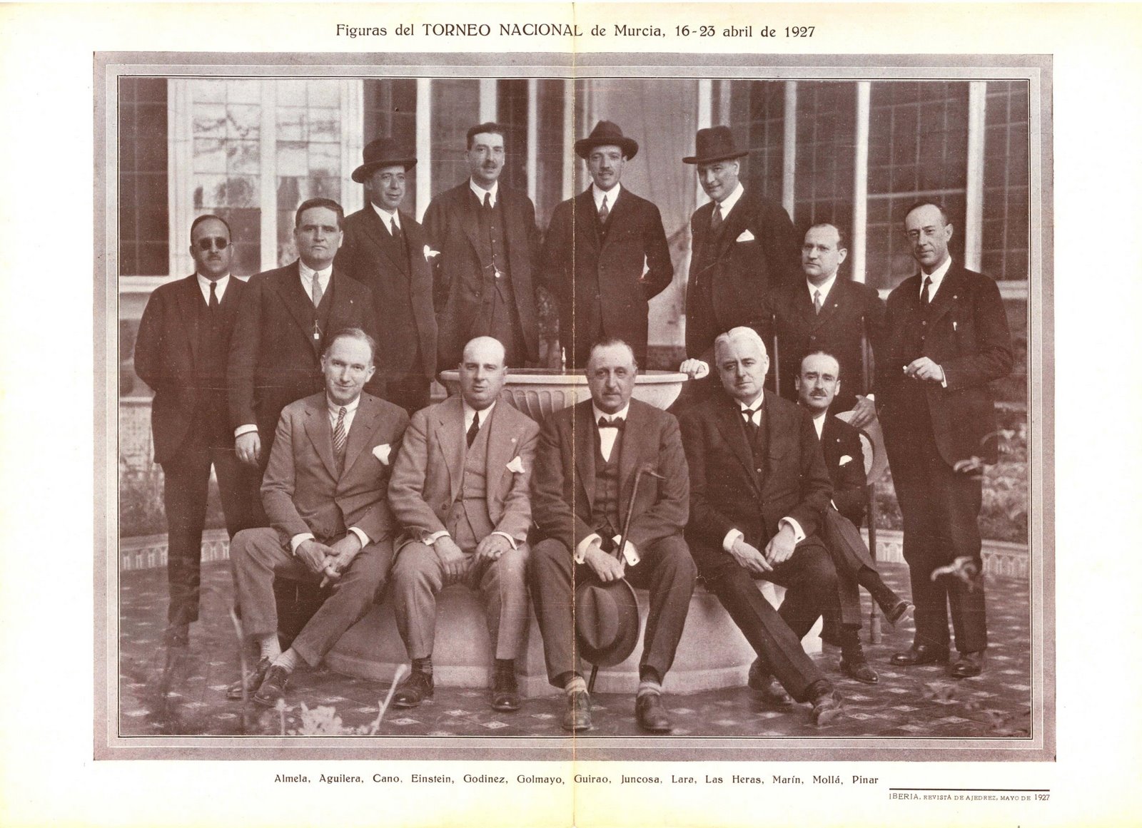 Retrato de grupo de los participantes en el torneo nacional de ajedrez de Murcia de 1927