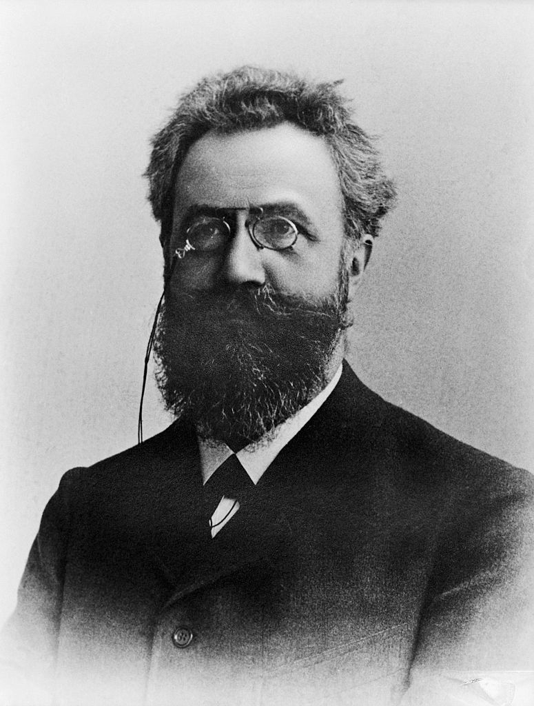 Retrato fotográfico de Hermann Ebbinghaus, psicólogo alemán del siglo XIX