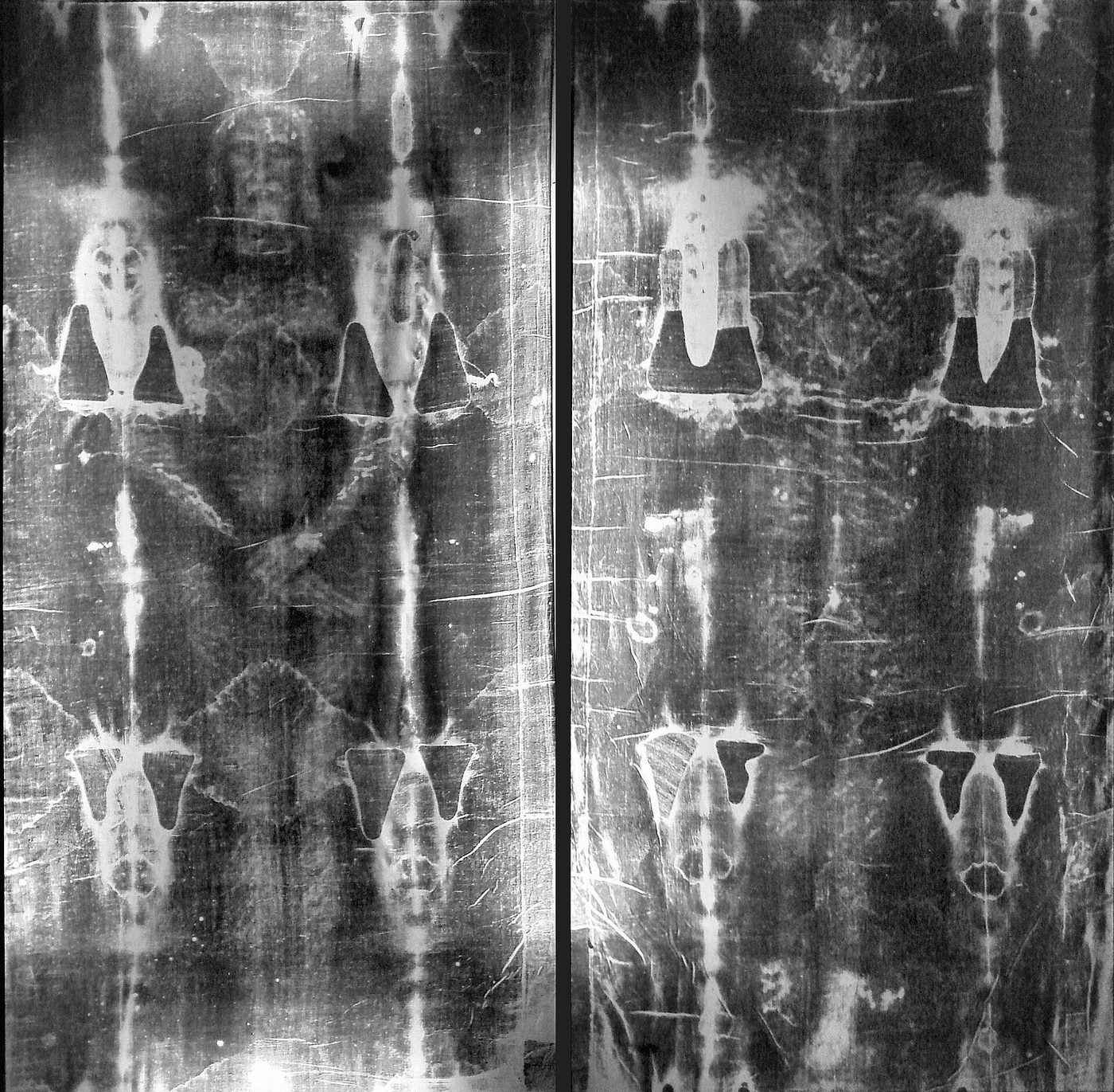 Dos negativos fotográficos alargados, en blanco y negro, que muestran en claro la figura de un hombre de frente y de espaldas